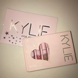💋✨KYLIE JENNER VELVET MINIS✨💋